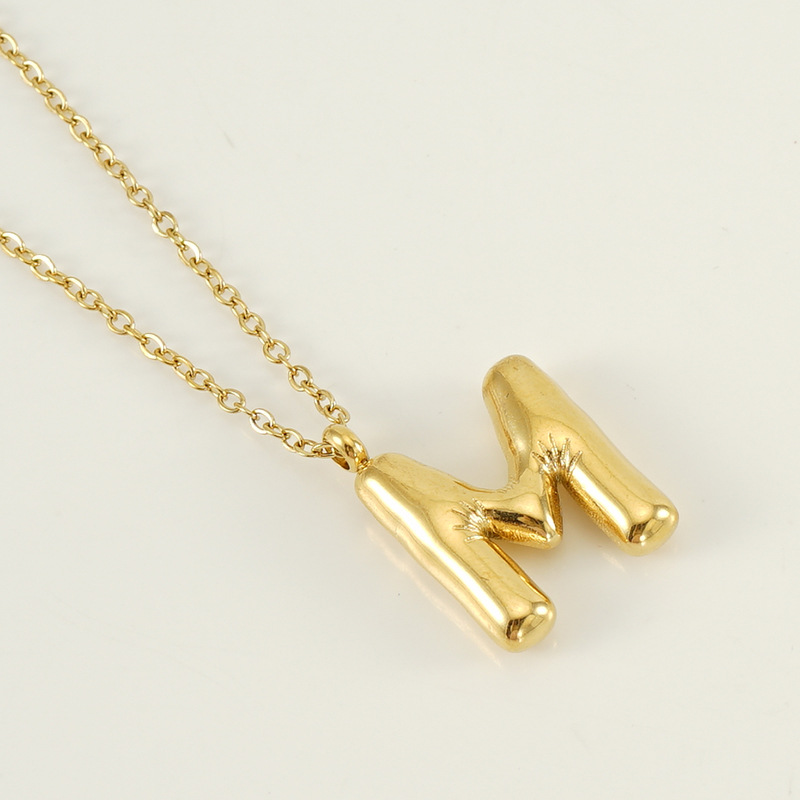 Or / Collier avec pendentif pour femme en acier inoxydable plaqué or 18 carats avec lettre M simple, série 1 pièce Image13